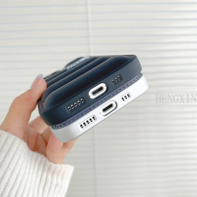 Case Jaqueta Macia À Prova De Choque P/ iPhone do 11 ao 15 Pro Max LEVE 2 E PAGUE 1